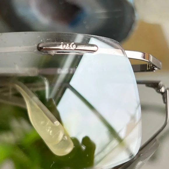 Authentic D&G sunglasses - Picture 2 of 5